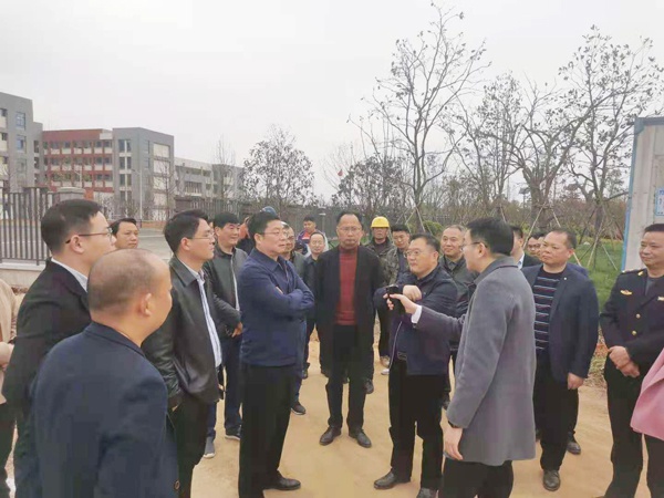 進(jìn)賢縣委副書記縣長葉修堂調(diào)研進(jìn)賢縣基礎(chǔ)教育提升改造工程項目6003.jpg