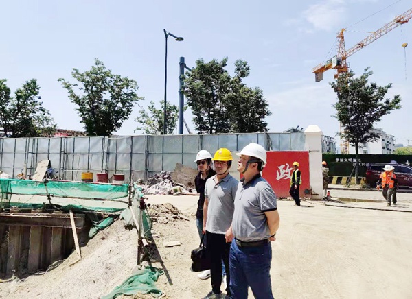 南昌市政建設(shè)集團(tuán)呂文蘇地住宅項目進(jìn)行安全文明檢查6001.jpg