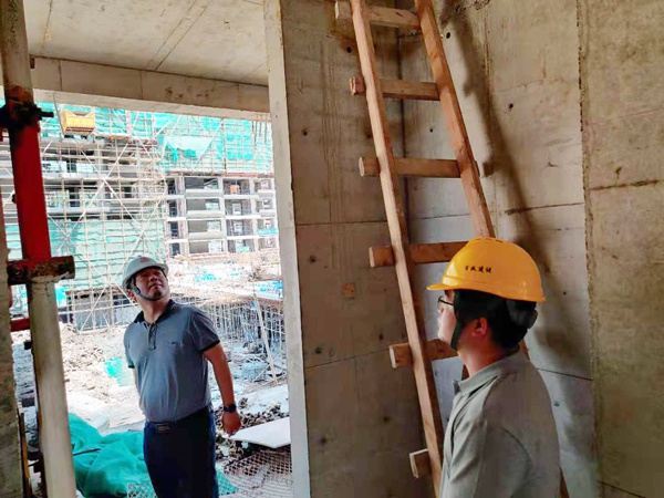南昌市政建設(shè)集團(tuán)呂文蘇地住宅項目進(jìn)行安全文明檢查6002.jpg