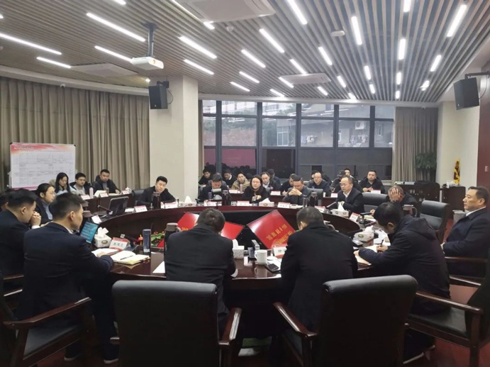 南昌市政建設(shè)集團(tuán)召開自信團(tuán)結(jié)奮進(jìn)做一個(gè)經(jīng)得起時(shí)間檢驗(yàn)的市政公用人座談會6911.jpg