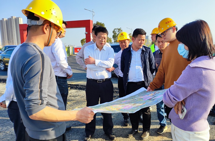 市政公用集團劉順保到朱橋東路項目、昌東三路項目、秦坊安置房項目調(diào)研
