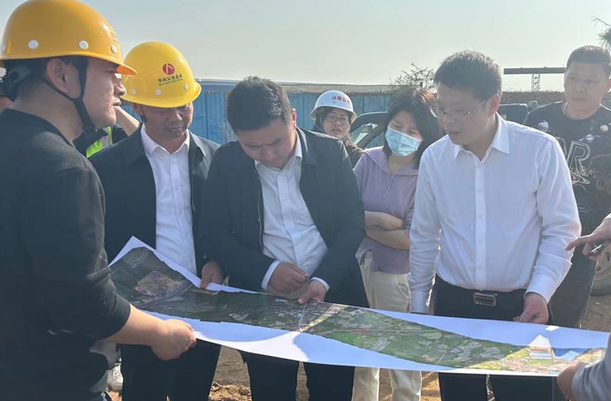 市政公用集團劉順保到朱橋東路項目、昌東三路項目、秦坊安置房項目調(diào)研