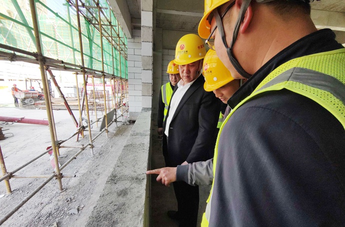 徐旭前往市政公用城三期項目、市政綠色建材科技產(chǎn)業(yè)園項目調(diào)研