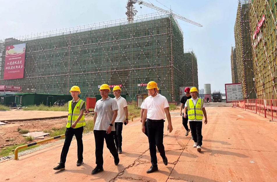 徐旭前往杭州路、新建職校等項(xiàng)目調(diào)研慰問(wèn)